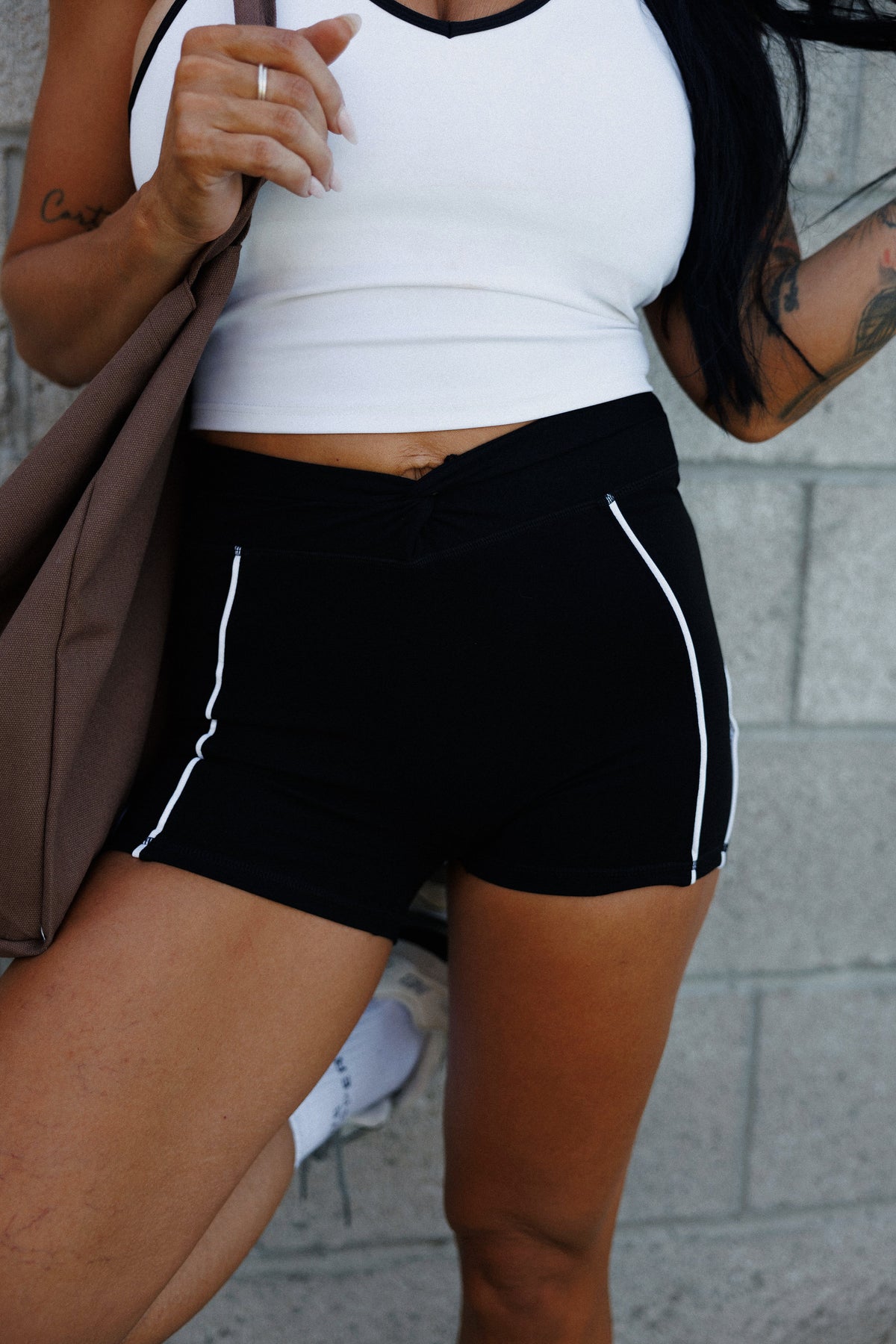 LINEUP SHORT: BLACK