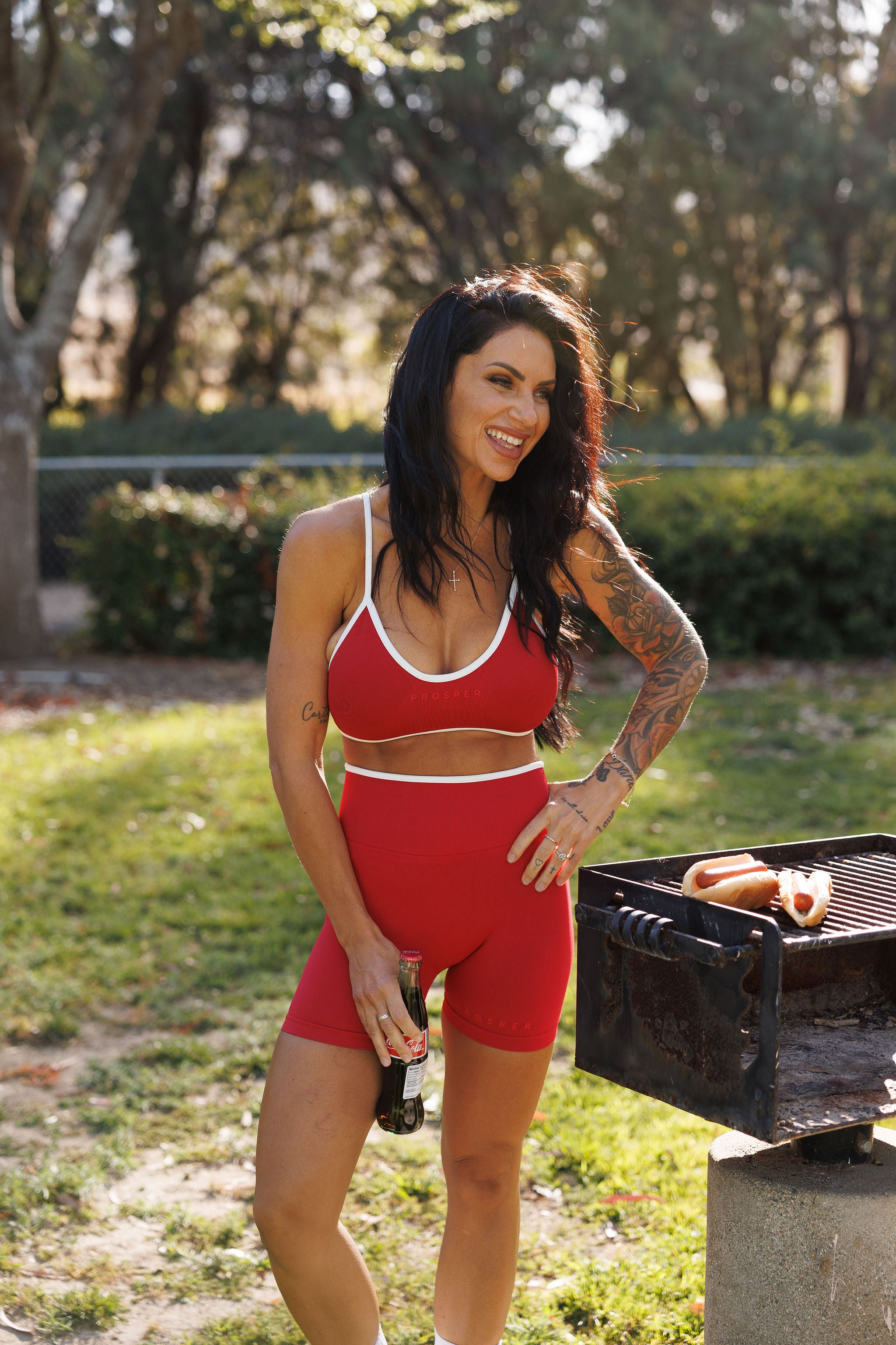 SAVVY SHORT: RED