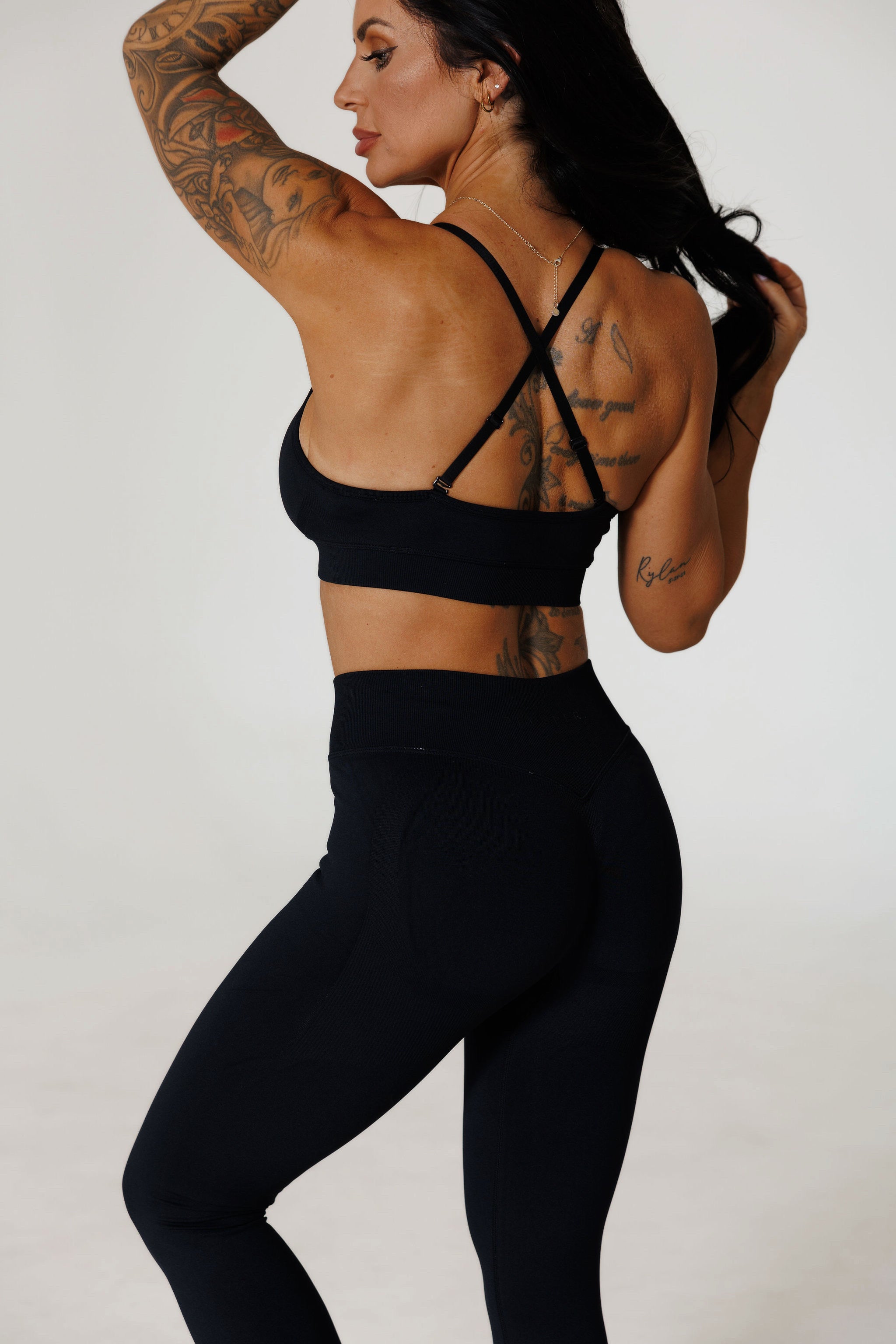 MANTRA LEGGING: BLACK