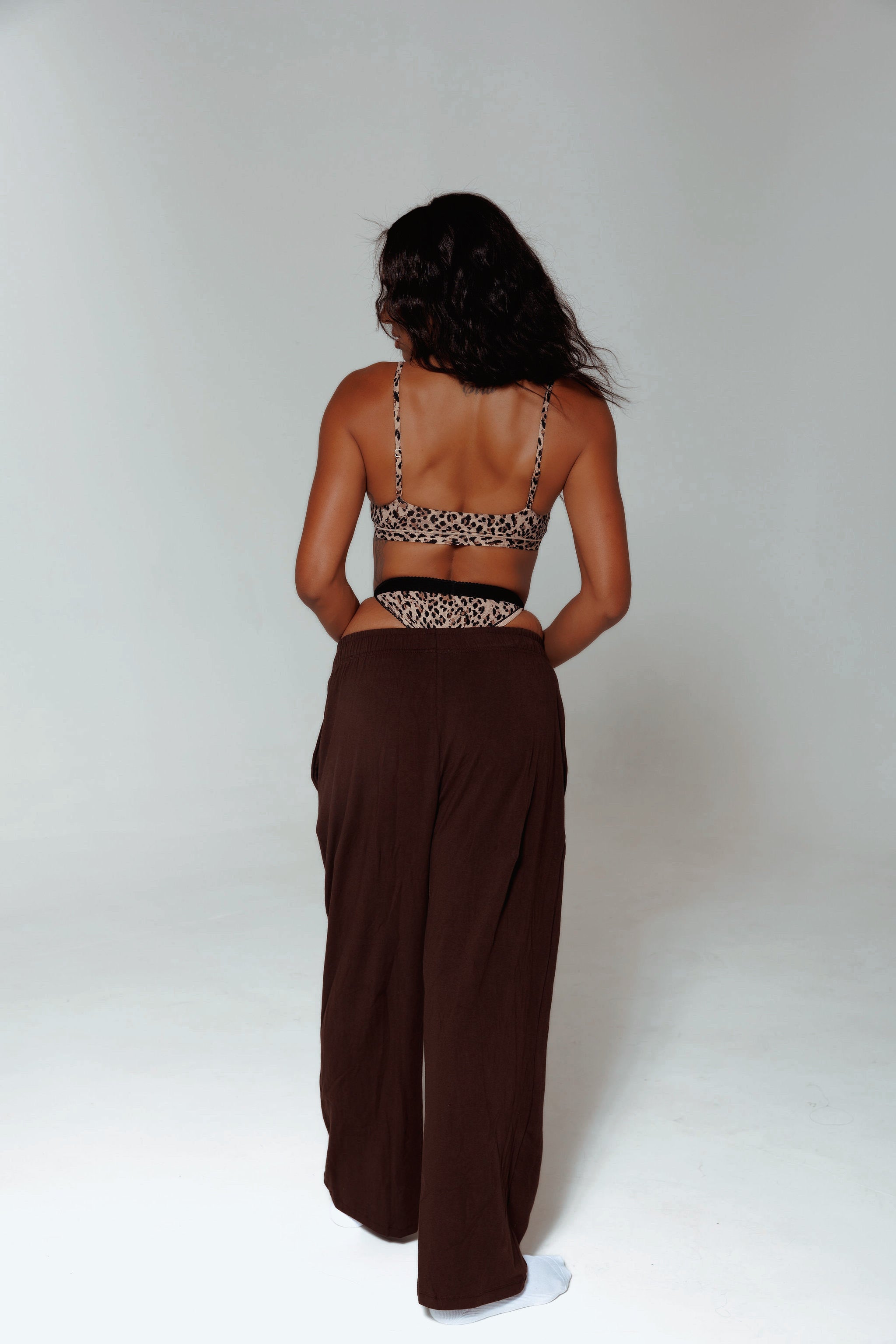 SWEAT PANT: BROWN