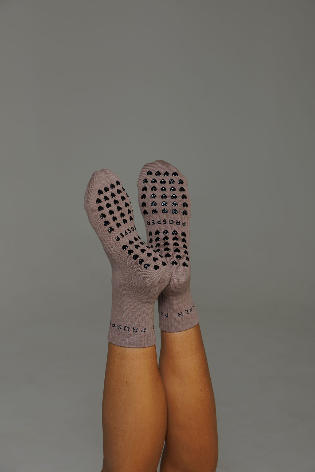 PILATES SOCKS: MOCHA