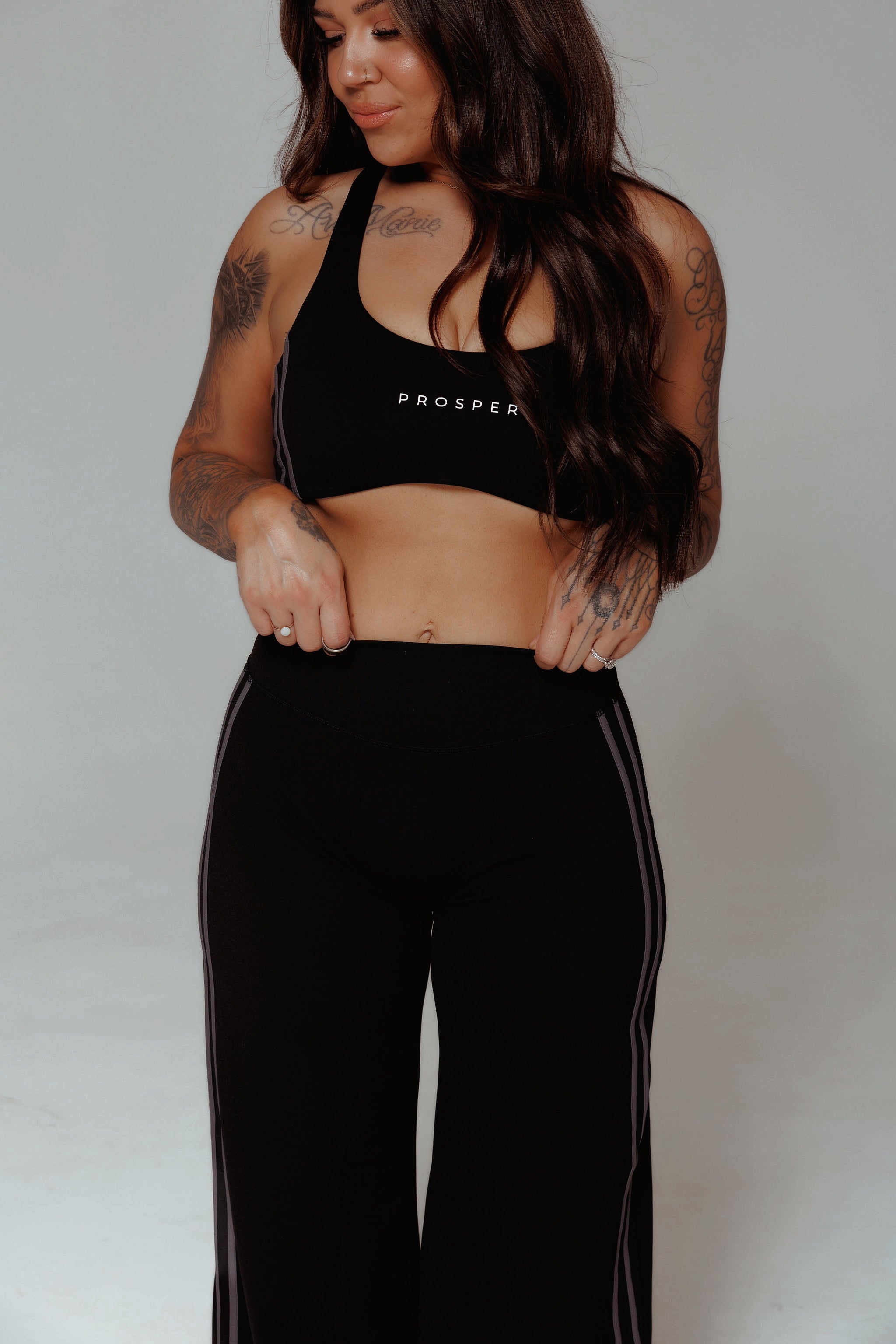 PREGAME BRA: BLACK|GREY