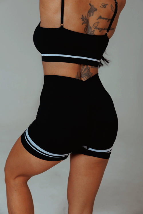 ALIGN SHORT: BLACK|WHITE